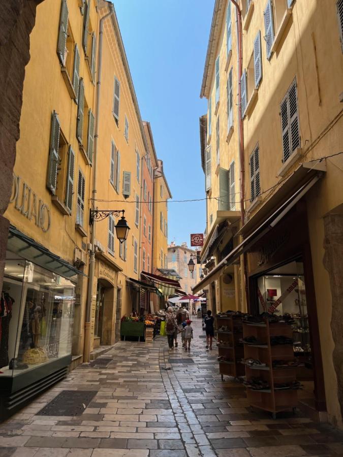 Studio Hyeres -Rue Pietonne Climatisation Lit 160 Tout Equipe - Sabrina Exterior foto
